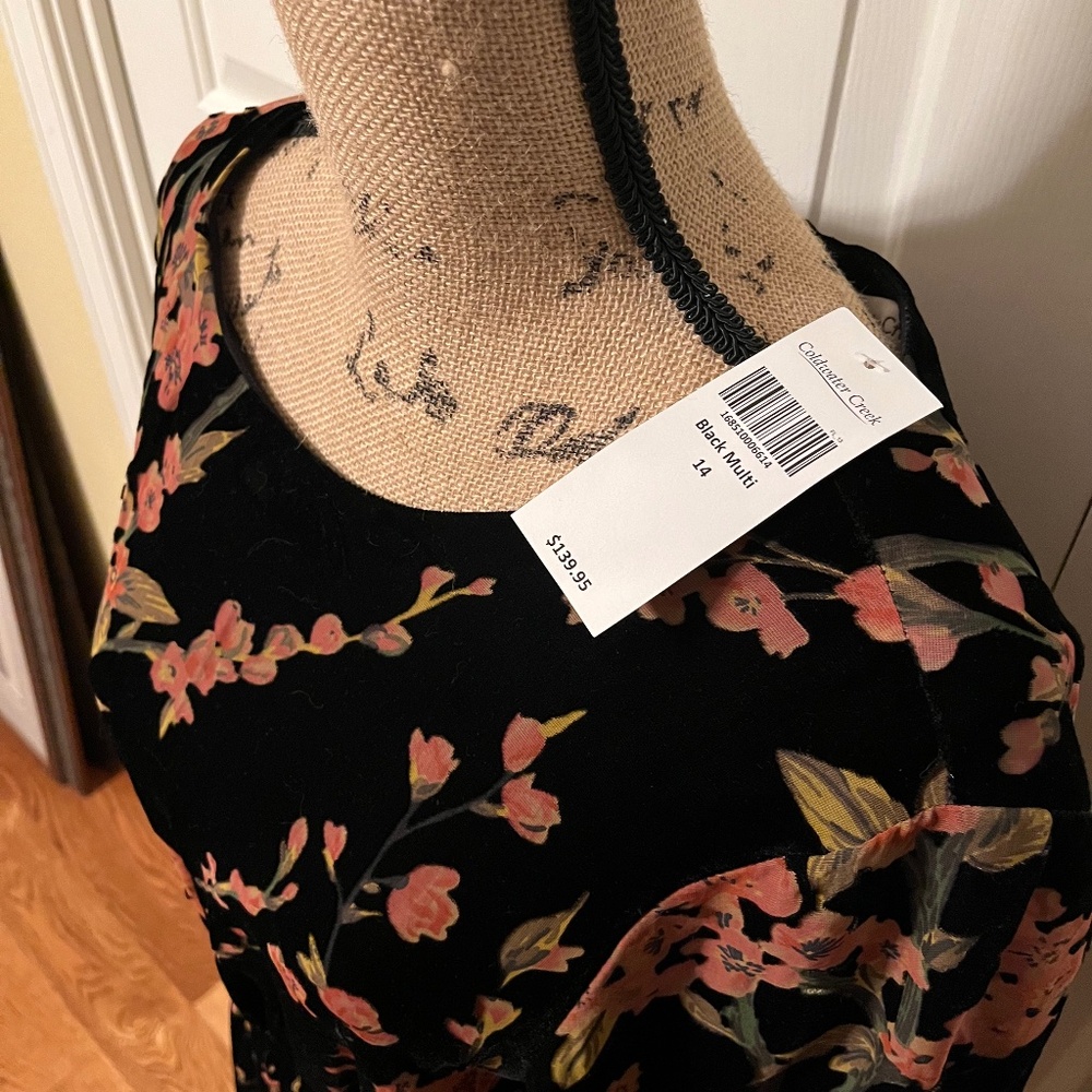 Dress - Picture 4 of 4